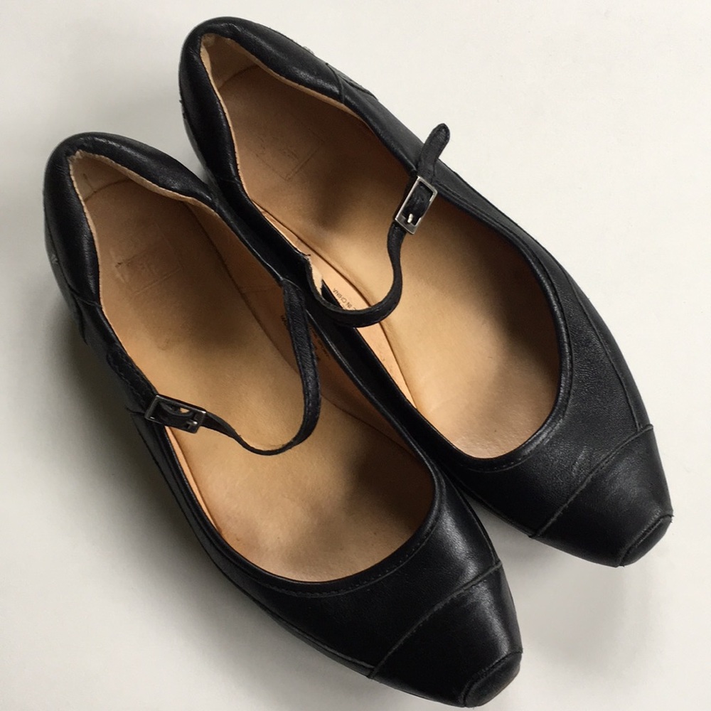 Frye leather flats